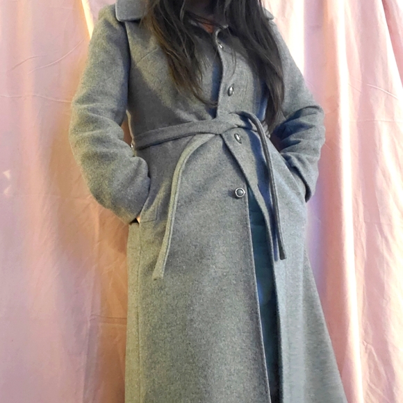 Classy Vintage Gray Wool Coat - Picture 3 of 16